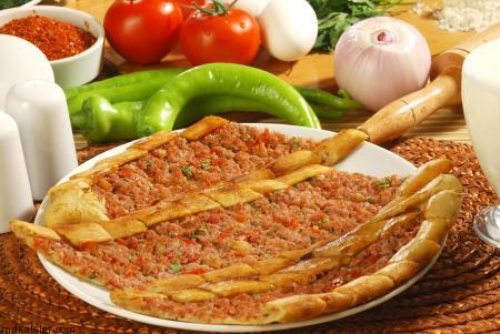 Kıymalı Pide İçi Nasıl Hazırlanır?