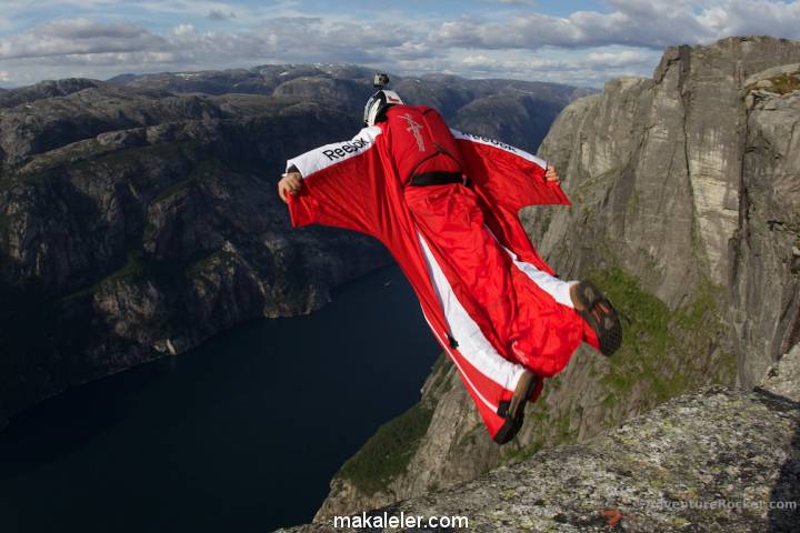 Wingsuit Nedir, Özellikleri ve Tehlikeleri Nelerdir?